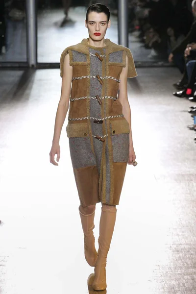 Look 4
